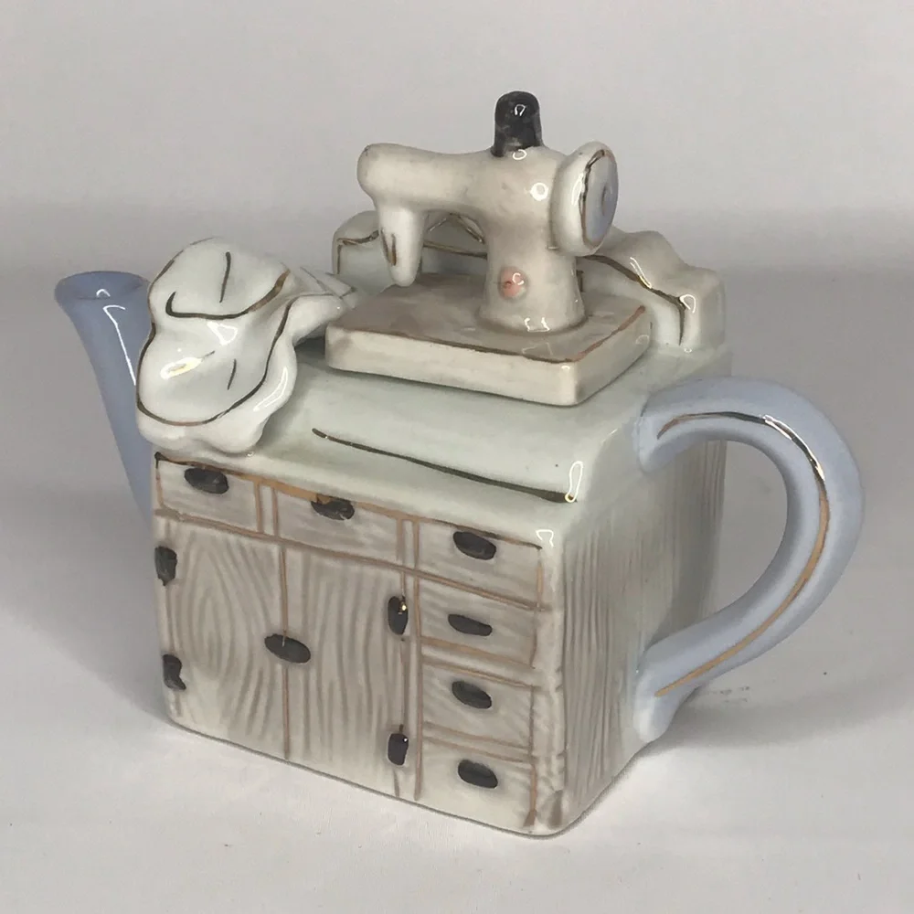 Trinket Box Mini Tea Pot‎ Sewing Machine Cabinet With Lid Porcelain Collectible